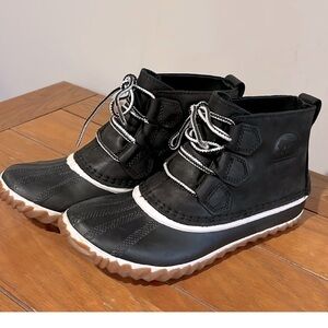 SOREL Out N About Duck Boots, black and white, rain winter shoes